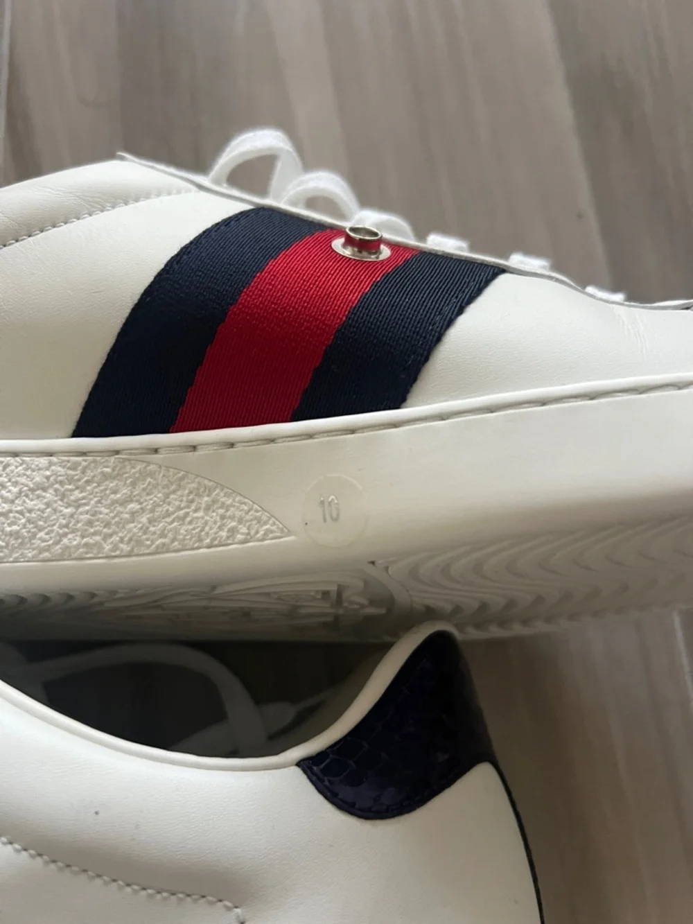 Gucci White Leather Low-Top Sneakers with Red and Navy Stripes